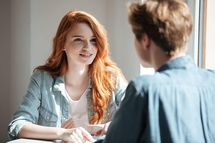 praten met een vrouw